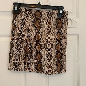 Fashion nova snakeskin skirt